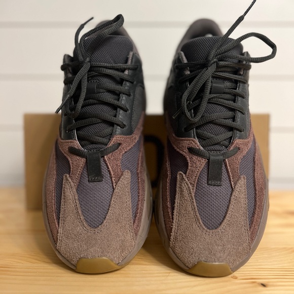 Yeezy Boost 700 V1 Mauve - Sz 10.5 - Picture 3 of 12